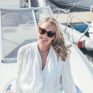 Dr Vix Manning